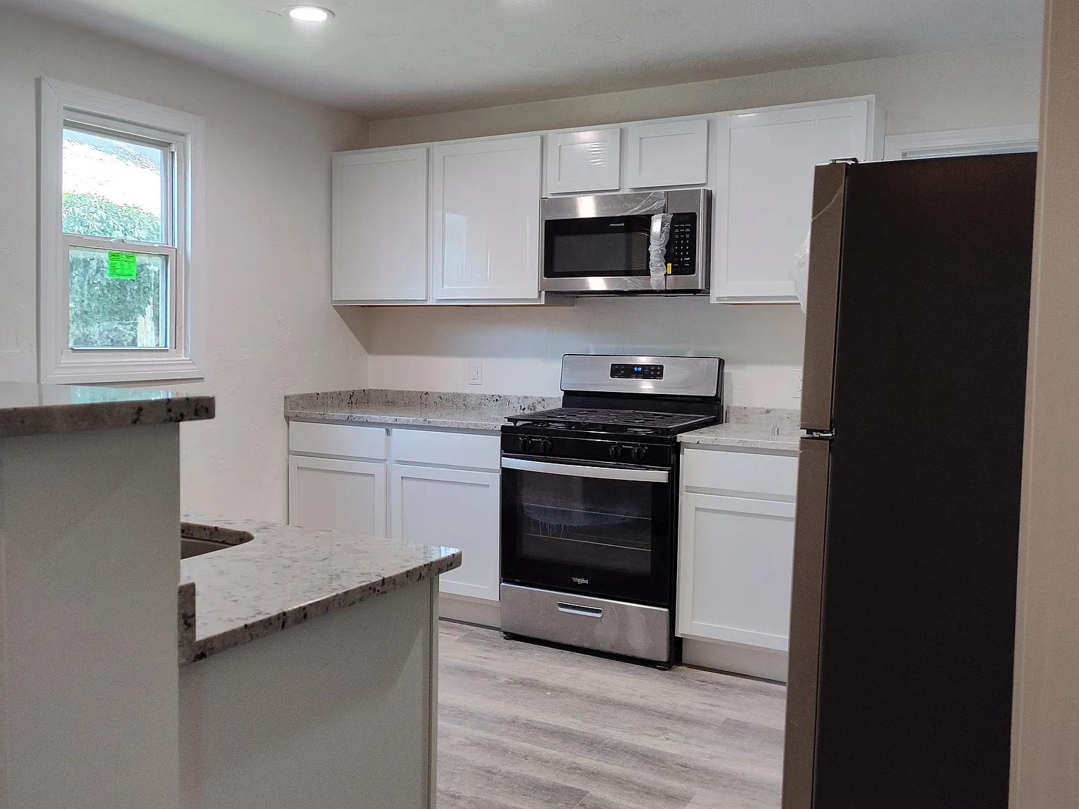 323 S West St — Photo 3