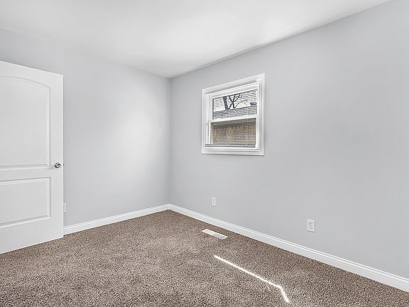 3rd image of 1 Fort St #7