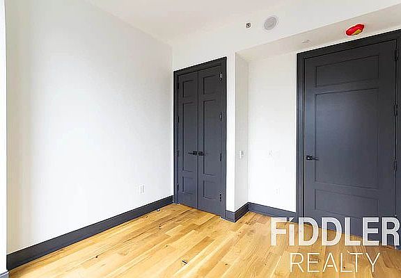 5th image of 42-22 27th St #613