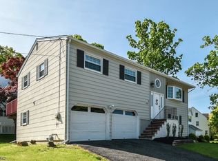 440 Herrick Dr, Rockaway Twp, NJ 07801