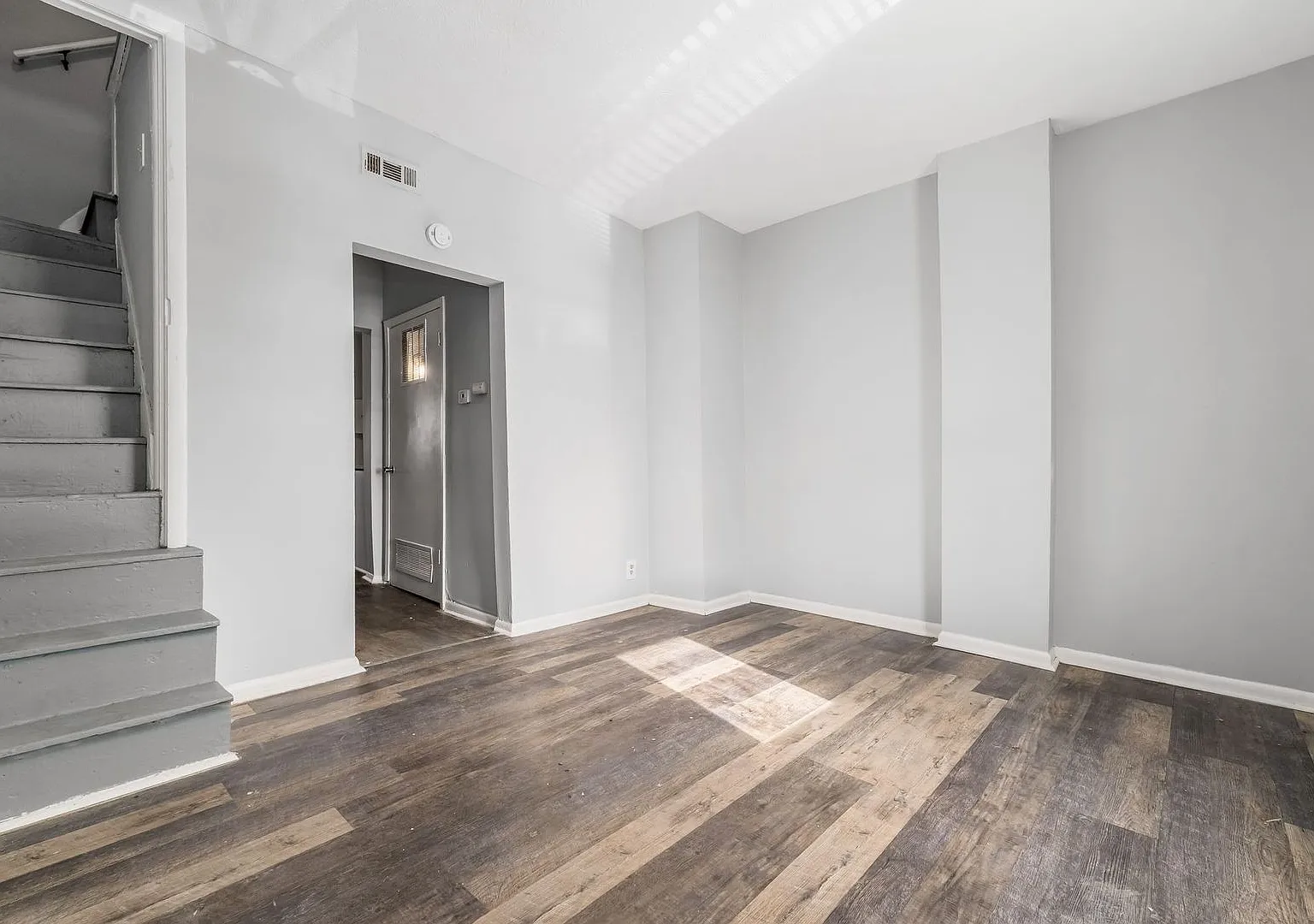 Apply Today! Freshly Remodeled 2BR in the Heart of Lancaster! — Photo 1