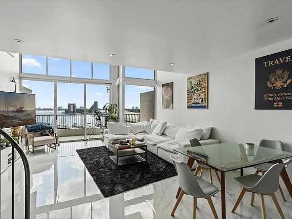4th image of 555 NE 15th St APT T15
