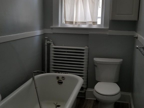 3rd image of 364 Quail St