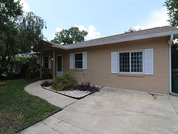 3rd image of 1360 Jarecki Ave