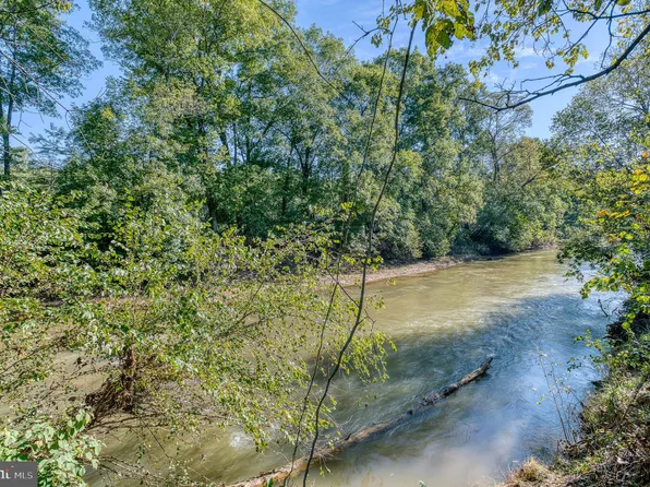 Oak Park Rd, Locust Dale, VA 22948