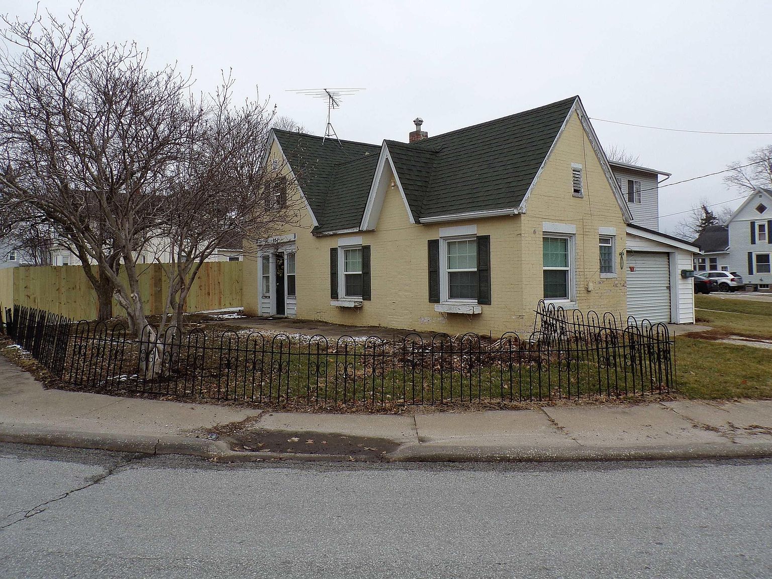 831 W Division St, Galva, IL 61434 Zillow