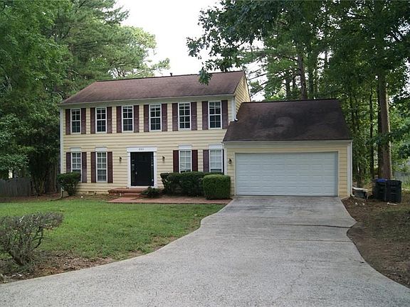 2nd image of 285 Crab Orchard Way