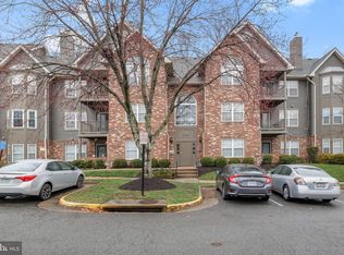 4124 Monument Ct UNIT 201, Fairfax, VA 22033