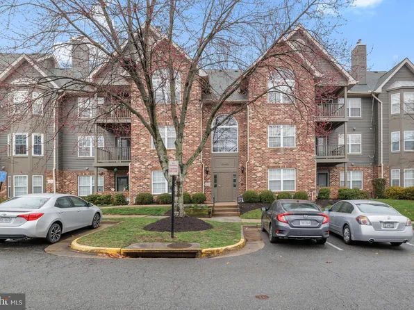 4124 Monument Ct Unit 201, Fairfax, VA 22033
