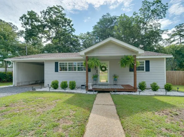 1158 3rd St NE, Cairo, GA 39828
