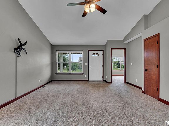 3rd image of 6233 Mississippi Ave