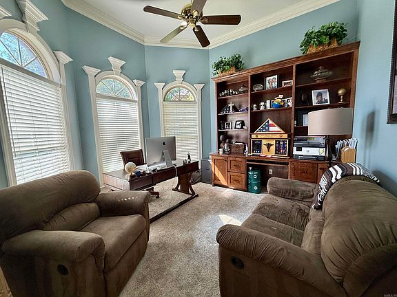 5th image of 15 Wellington Woods Ct