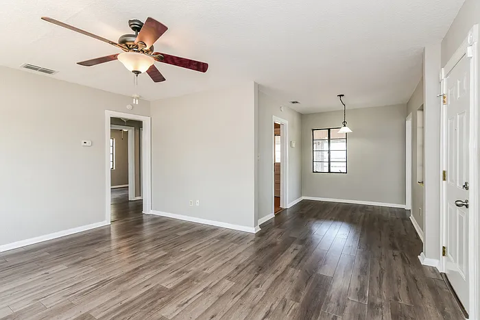 402 Ariana Ave — Photo 3