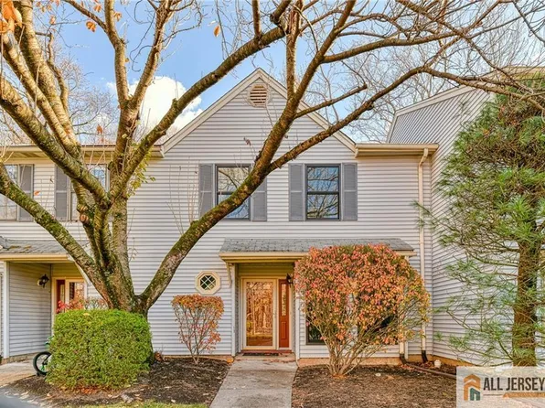 2806 Cricket Cir, Edison, NJ 08820