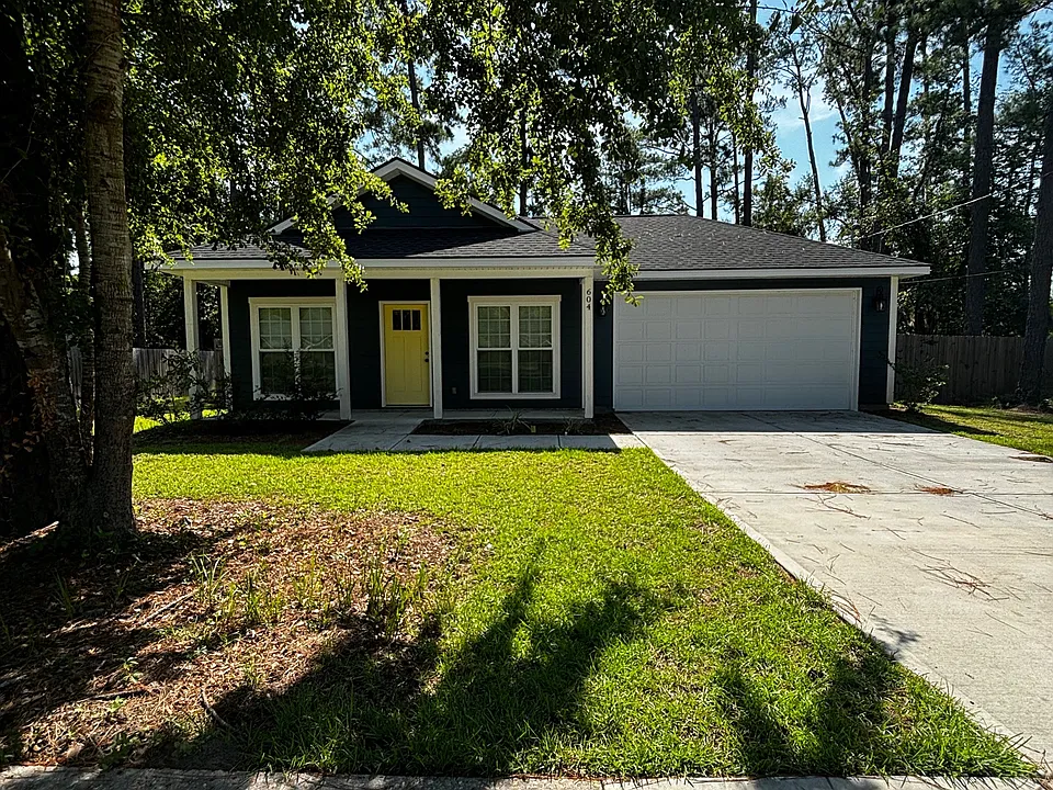 604 N Main St