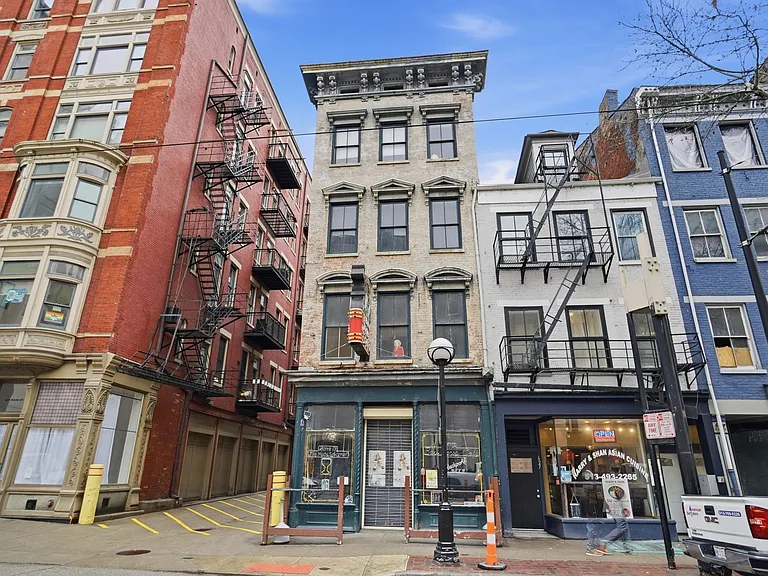 625 Main St — Photo 2