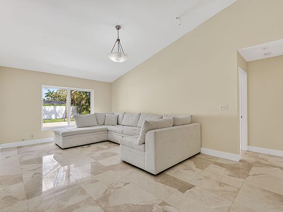 3rd image of 3943 NW 21 Street
