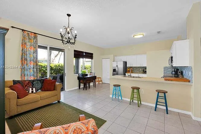 2405 SE 5th Ct — Photo 15