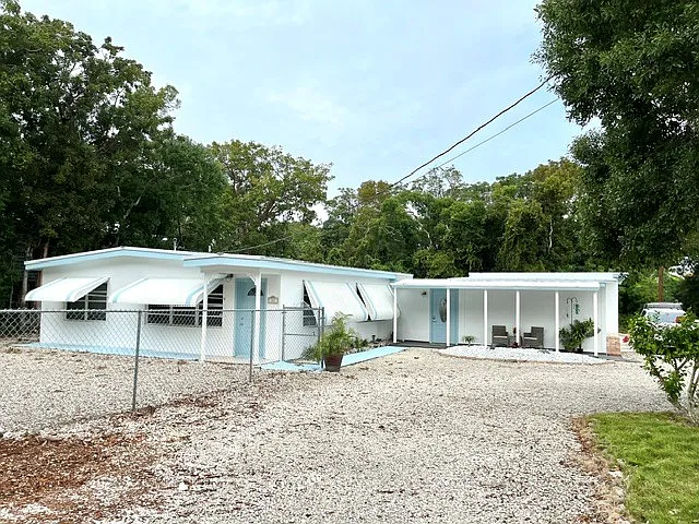 17 Pompano Ave — Photo 25