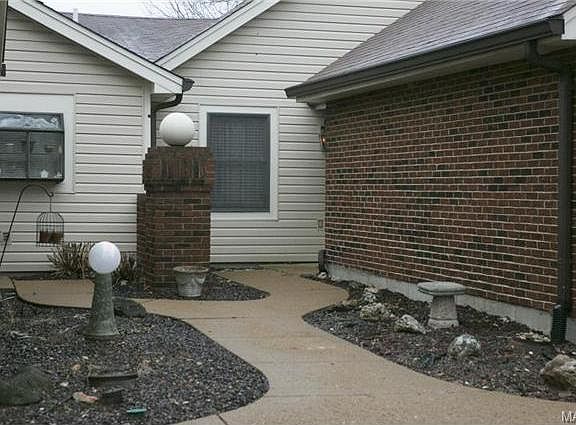 2nd image of 5628 Duchesne Parque Dr #2