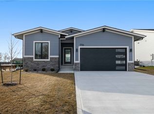 916 Roosevelt St, Polk City, IA 50226