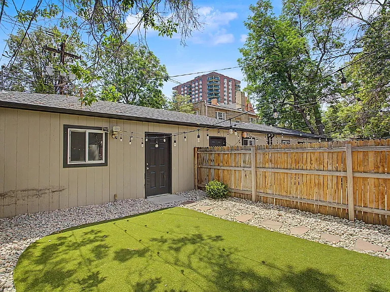 1230 N Logan St — Photo 42