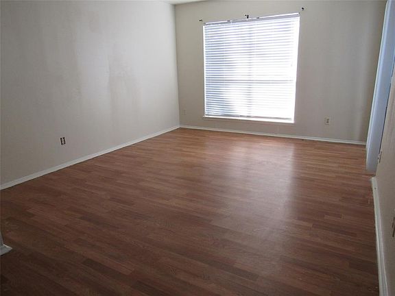 5th image of 7313 Gulf Fwy APT 306