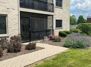 6680 183rd St APT 1B, Tinley Park, IL 60477