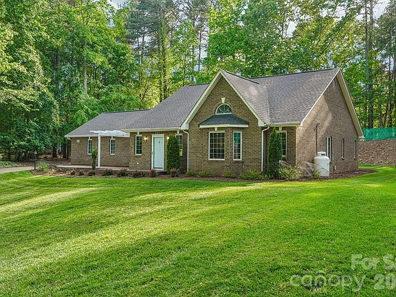 5th image of 361 Stonemarker Rd