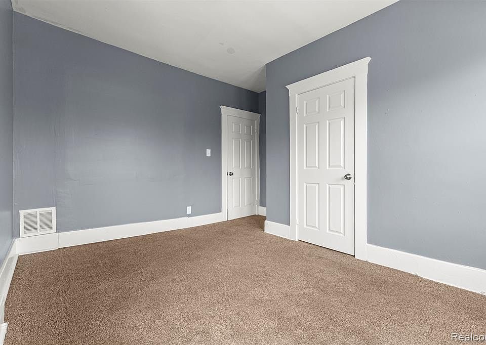 9375 Mendota Ave, photo 5