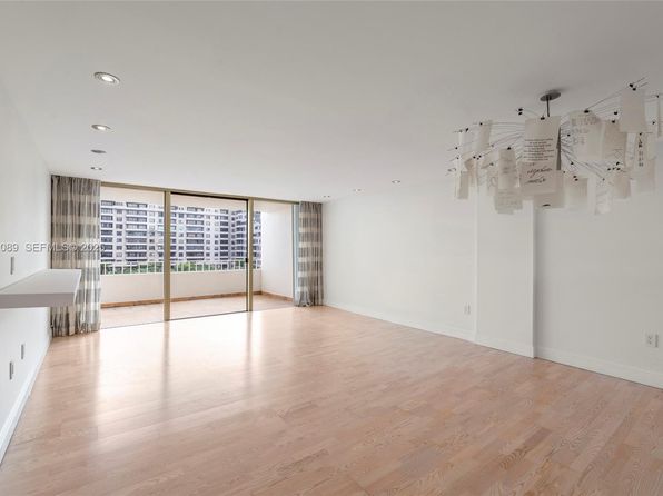 199 Ocean Lane Dr APT 611