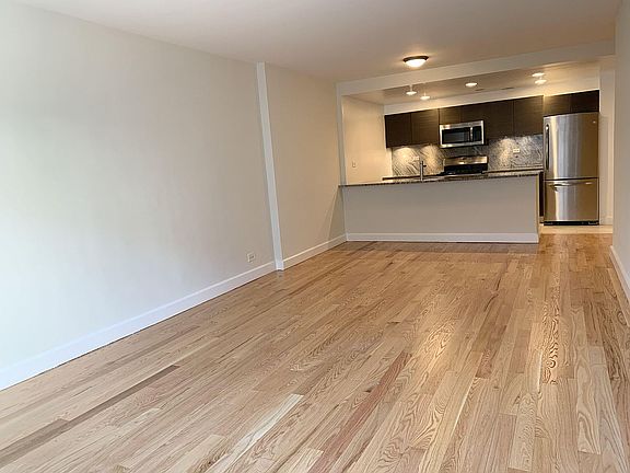 3rd image of 360 E 65th St APT 4H