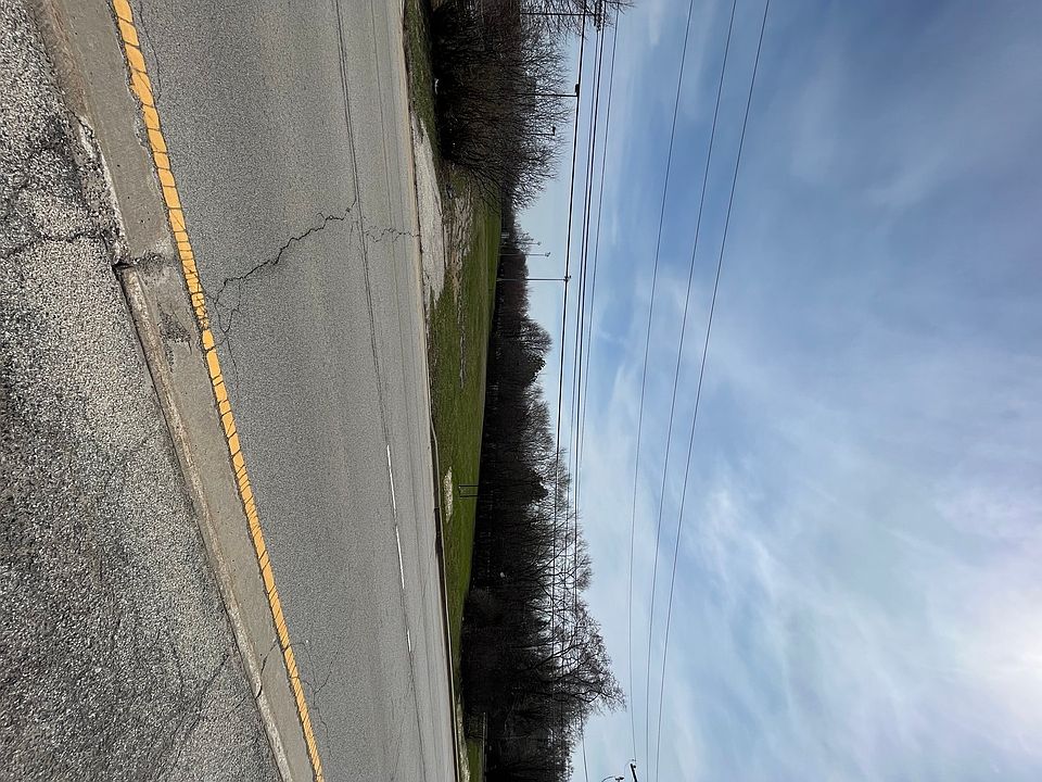2nd image of 1295 N Arlington Heights Rd