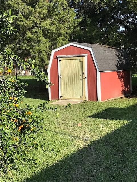 2nd image of 607 Peach St