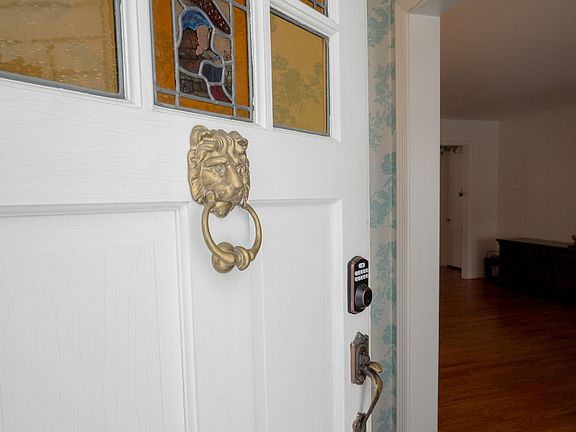 4th image of 1808 N Main Ave