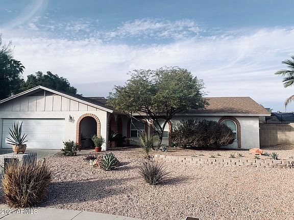 3rd image of 2832 E Claire Dr