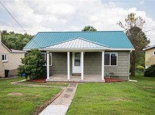 66 Chestnut St, Ellsworth Boro, PA 15331