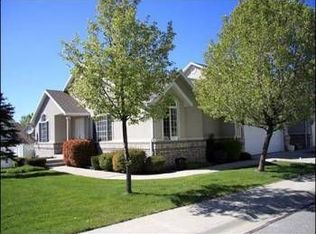 835 N Park Shadows Ln, Bountiful, UT 84010