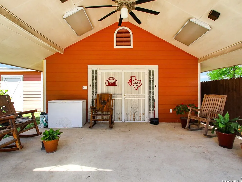 235 Tampa Ave #REAR