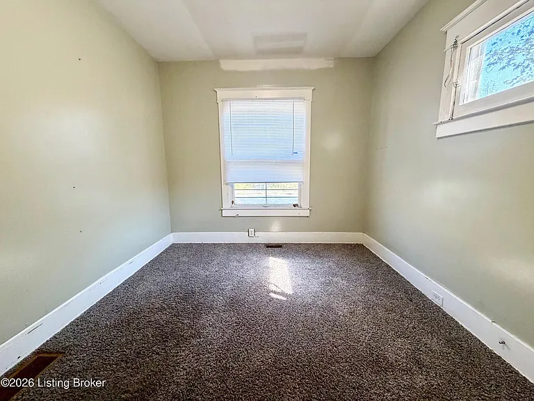 1768 W Hill St — Photo 5