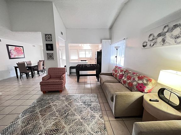 5th image of 3140 Floral Vista Ave