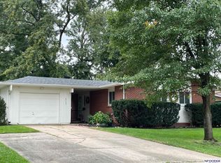 8753 Grand Ave, Omaha, NE 68134