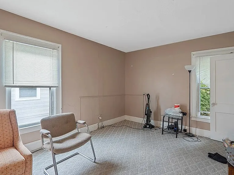 228 Cambridge St — Photo 10