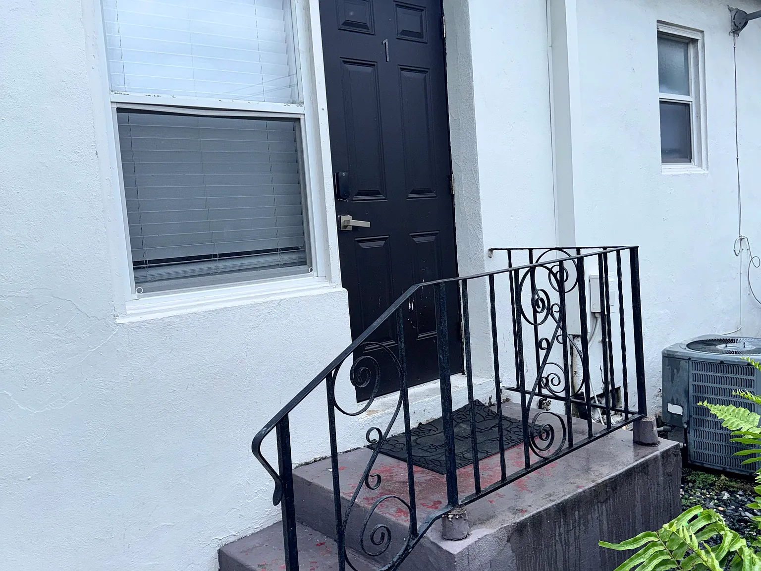 2 bed, 800 sqft, $2,300 — Photo 2