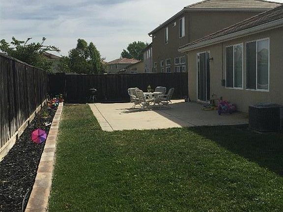3rd image of 1693 Churchill Way