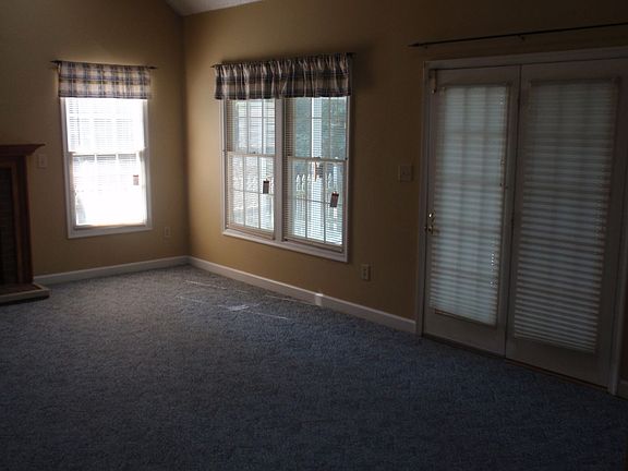 3rd image of 903 Eastnor Ct
