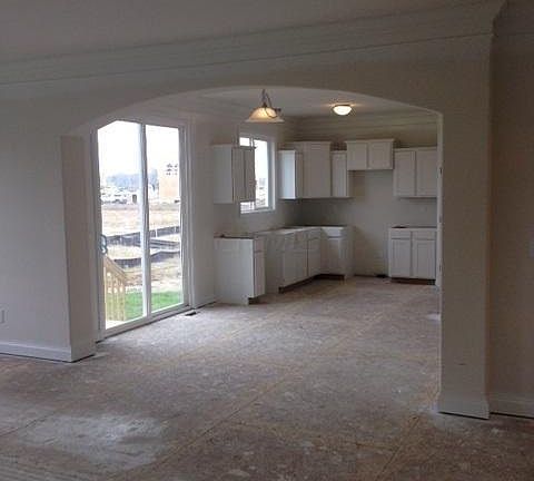 2nd image of 203 Glen Crossing Dr #128