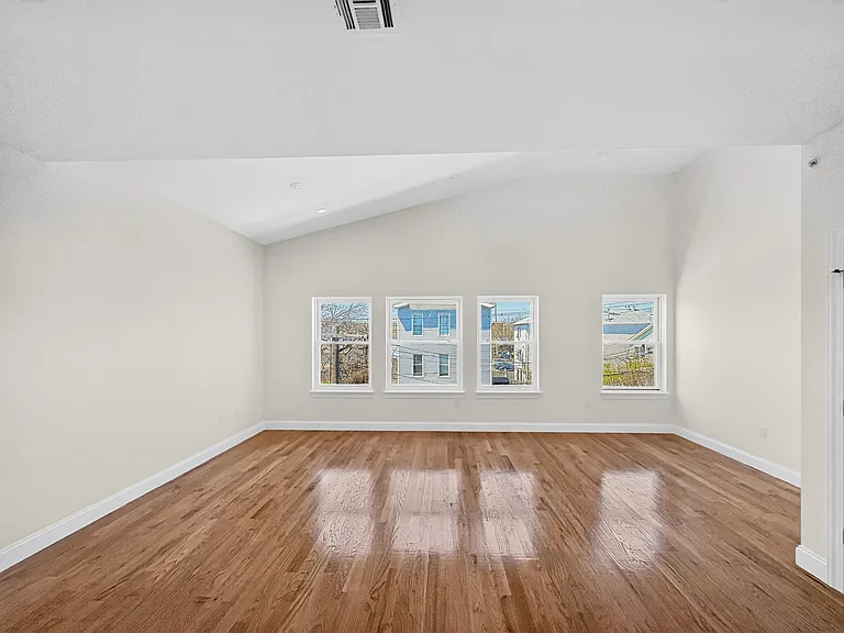 270 Hunterdon St #3 — Photo 3