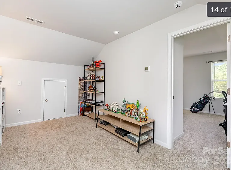 218 Canina Ln — Photo 15