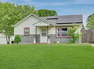 233 6th St W, Florence, NJ 08518